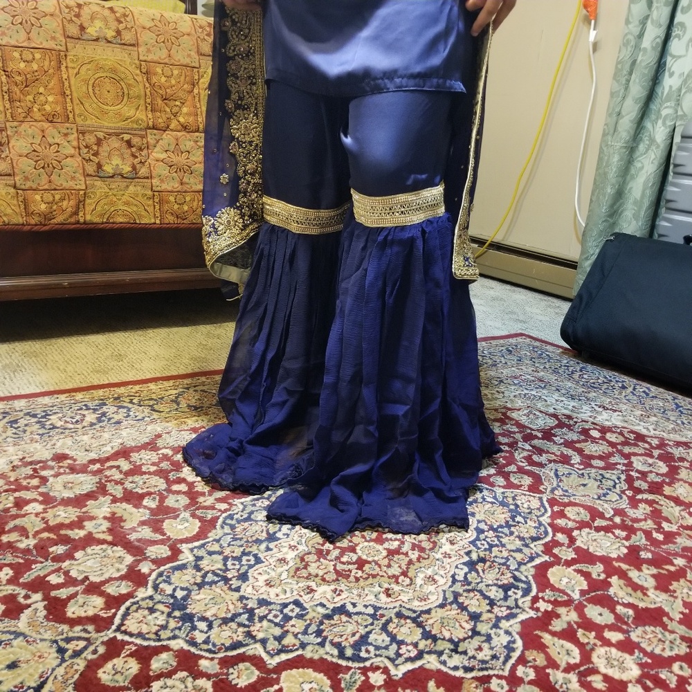 Beautiful 4 piece garara suite - Picture 2 of 5